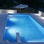 T&m * Vinišće