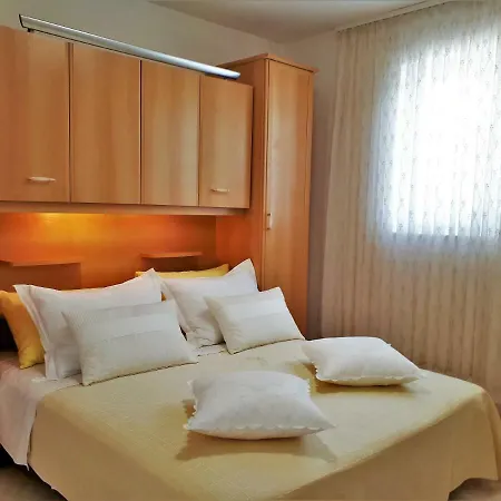 T&m Apartman Vinisce