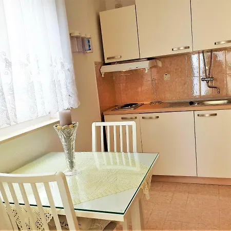 T&m Apartman Vinisce